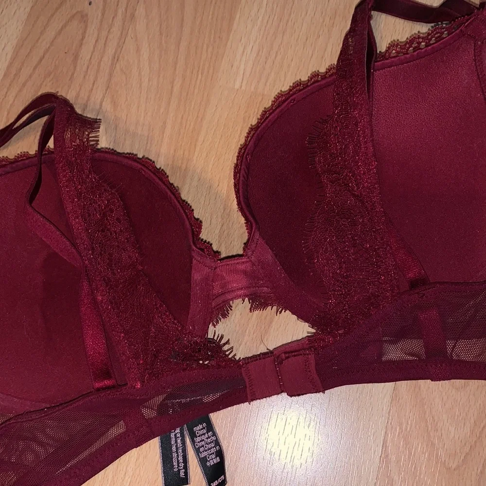 Red Lace VS Push Up Bra (34B) - Picture 3 of 4
